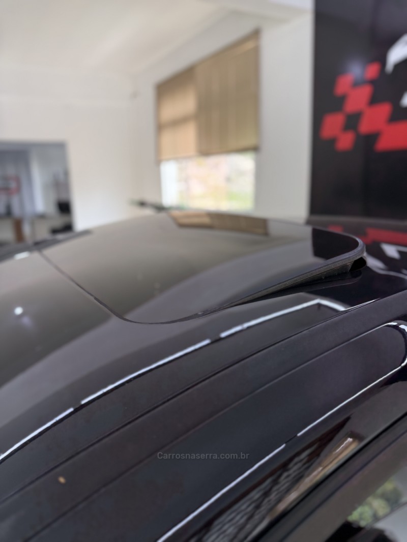 FOCUS 2.0 TITANIUM PLUS 16V FLEX 4P AUTOMÁTICO - 2015 - FARROUPILHA