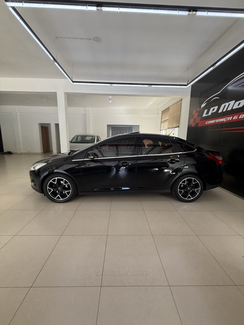 FOCUS 2.0 TITANIUM PLUS 16V FLEX 4P AUTOMÁTICO - 2015 - FARROUPILHA