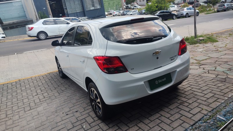 ONIX 1.4 MPFI LTZ 8V FLEX 4P MANUAL - 2015 - CAXIAS DO SUL