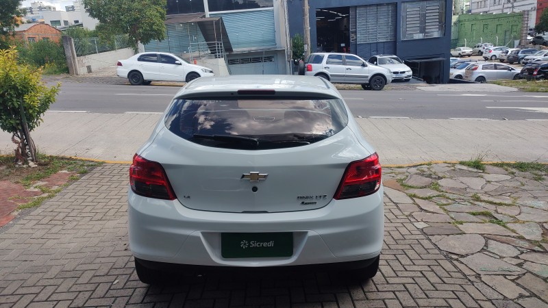 ONIX 1.4 MPFI LTZ 8V FLEX 4P MANUAL - 2015 - CAXIAS DO SUL