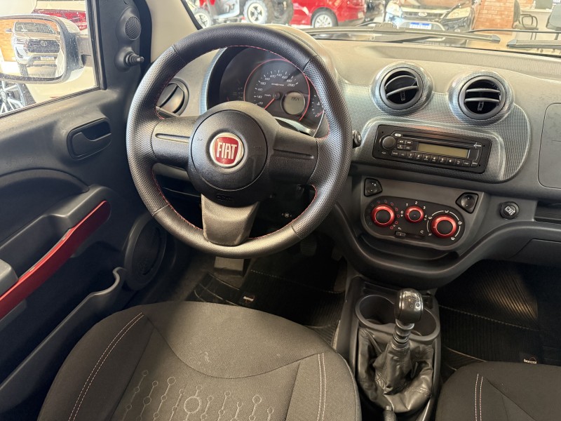 UNO 1.4 EVO SPORTING 8V FLEX 2P MANUAL - 2013 - FARROUPILHA