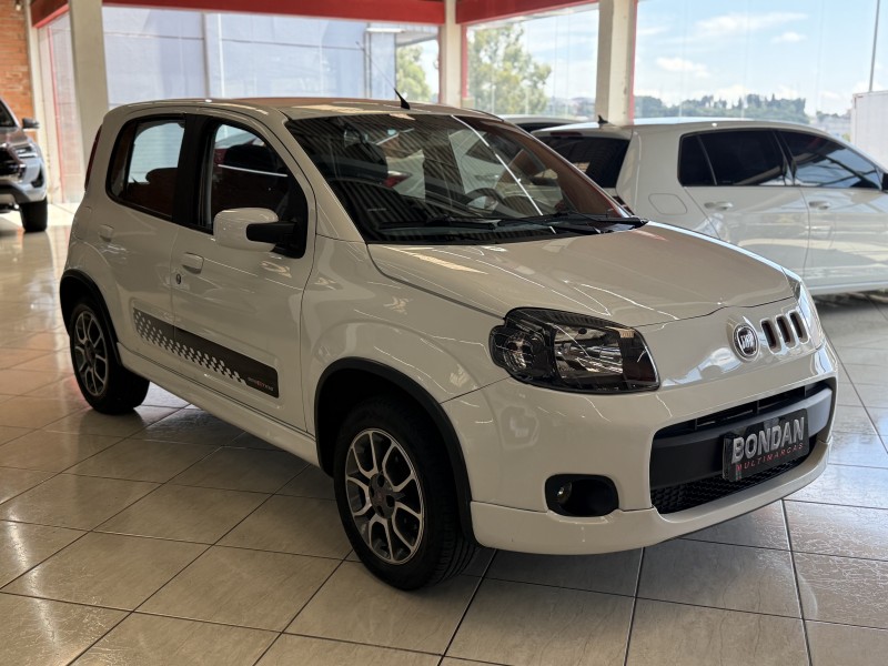 UNO 1.4 EVO SPORTING 8V FLEX 2P MANUAL - 2013 - FARROUPILHA