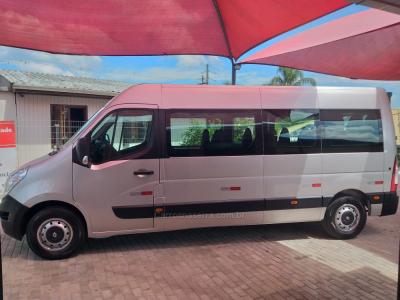 MASTER 2.3 DCI MINIBUS EXECUTIVE L3H2 16 LUGARES 16V DIESEL 4P MANUAL - 2015 - CAXIAS DO SUL