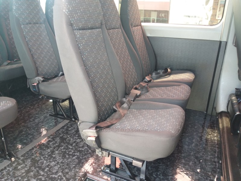 MASTER 2.3 DCI MINIBUS EXECUTIVE L3H2 16 LUGARES 16V DIESEL 4P MANUAL - 2015 - CAXIAS DO SUL