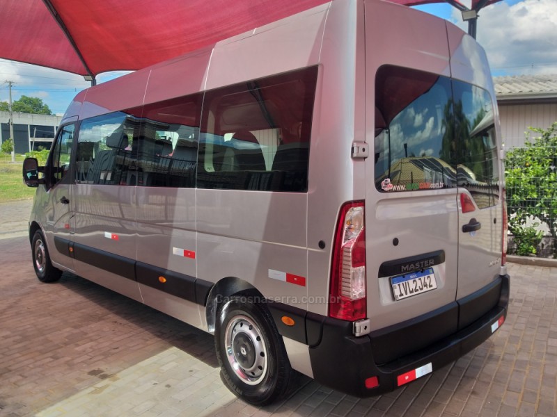 MASTER 2.3 DCI MINIBUS EXECUTIVE L3H2 16 LUGARES 16V DIESEL 4P MANUAL - 2015 - CAXIAS DO SUL