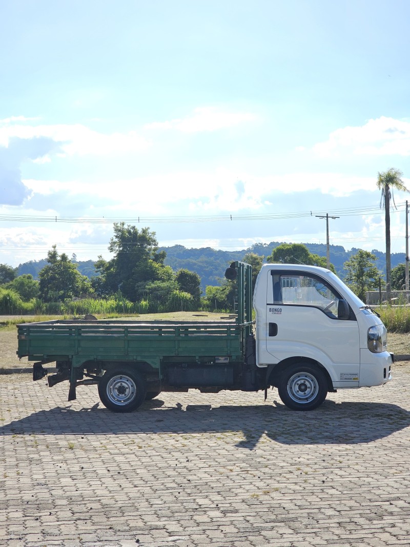BONGO 2.5 K-2500 4X2 CS TURBO DIESEL 2P MANUAL - 2020 - ANTôNIO PRADO