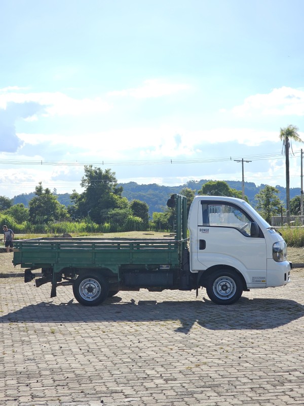 BONGO 2.5 K-2500 4X2 CS TURBO DIESEL 2P MANUAL - 2020 - ANTôNIO PRADO