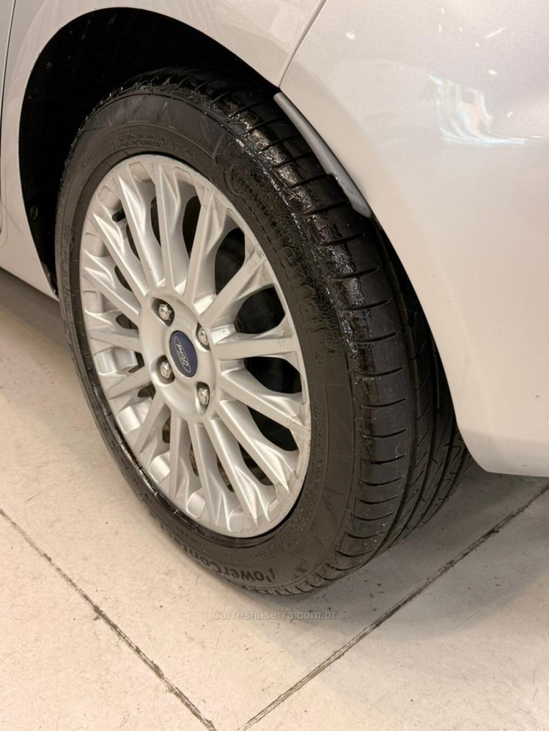 FIESTA 1.6 TITANIUM HATCH 16V FLEX 4P AUTOMÁTICO - 2014 - CAXIAS DO SUL