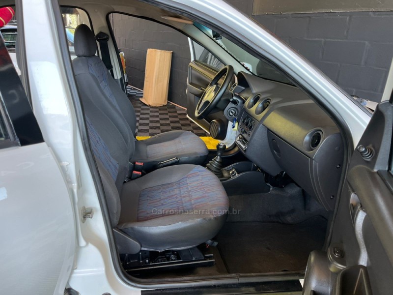 CELTA 1.0 MPFI VHC LIFE 8V FLEX 4P MANUAL - 2011 - CAXIAS DO SUL