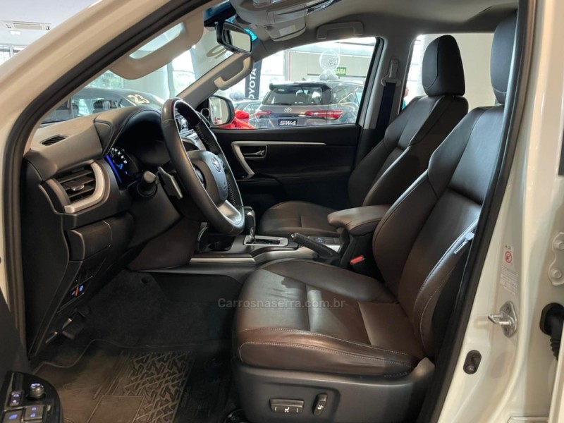 HILUX SW4 2.8 SRX 4X4 7 LUGARES 16V TURBO INTERCOOLER DIESEL 4P AUTOMÁTICO - 2018 - BENTO GONçALVES