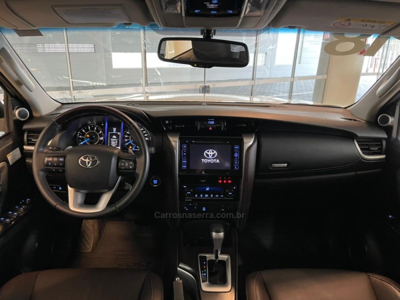 HILUX SW4 2.8 SRX 4X4 7 LUGARES 16V TURBO INTERCOOLER DIESEL 4P AUTOMÁTICO - 2018 - BENTO GONçALVES