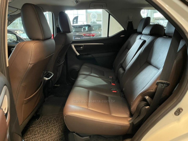 HILUX SW4 2.8 SRX 4X4 7 LUGARES 16V TURBO INTERCOOLER DIESEL 4P AUTOMÁTICO - 2018 - BENTO GONçALVES