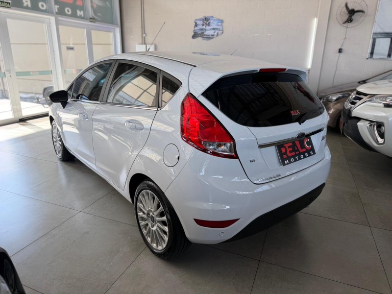 FIESTA 1.6 TITANIUM HATCH 16V FLEX 4P AUTOMÁTICO - 2015 - CAXIAS DO SUL