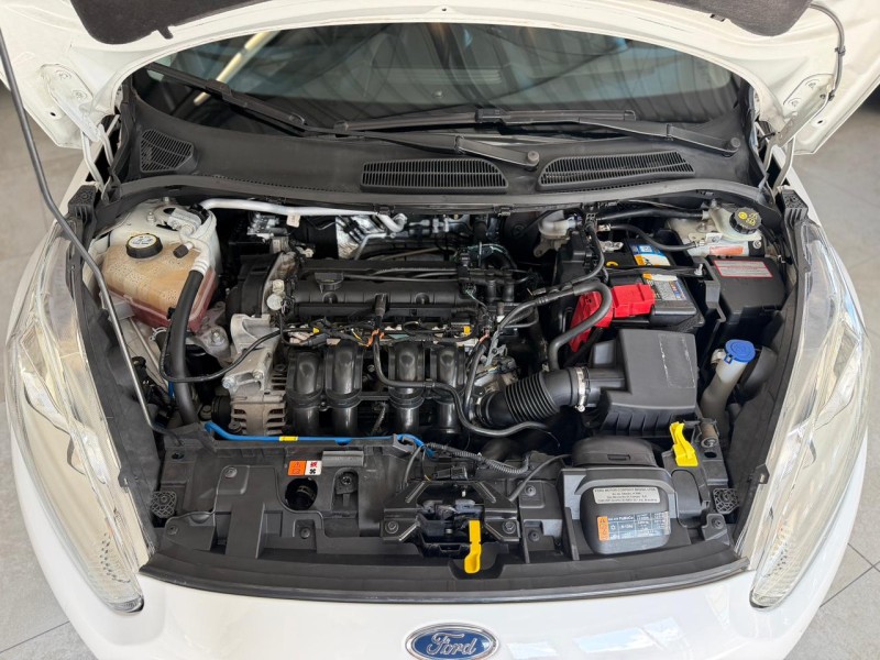 FIESTA 1.6 TITANIUM HATCH 16V FLEX 4P AUTOMÁTICO - 2015 - CAXIAS DO SUL