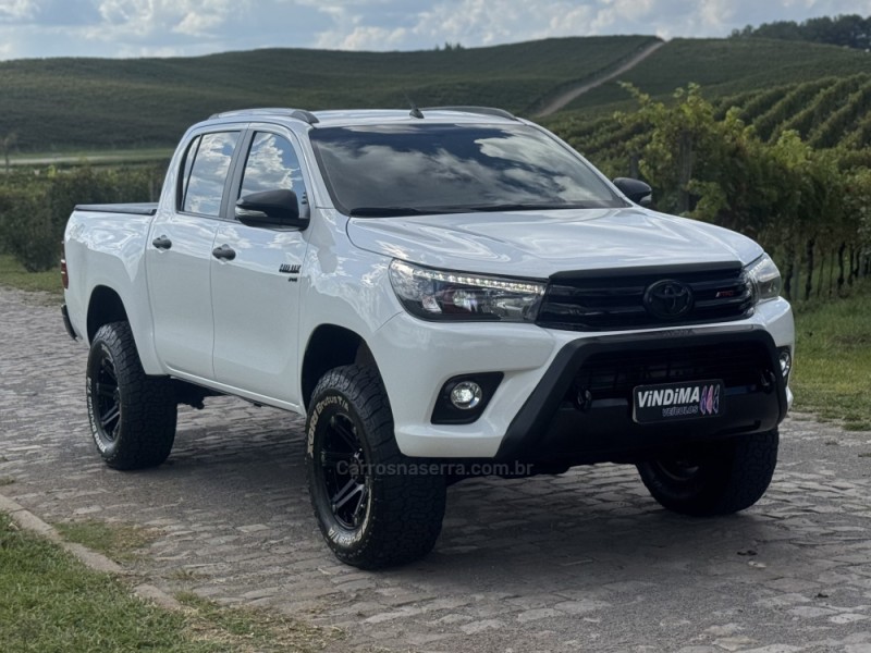 hilux 2.8 std 4x4 cd 16v diesel 4p manual 2017 flores da cunha