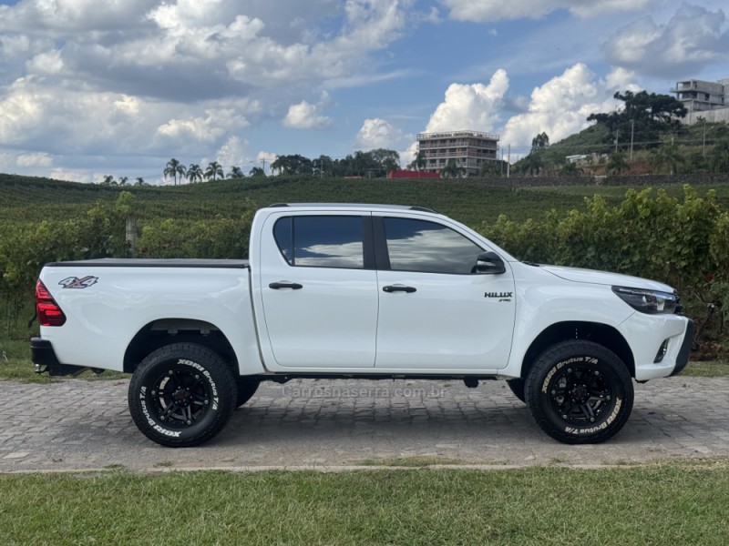 HILUX 2.8 STD 4X4 CD 16V DIESEL 4P MANUAL - 2017 - FLORES DA CUNHA