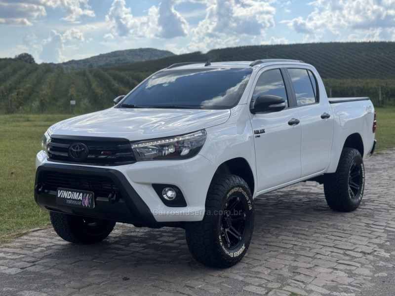 HILUX 2.8 STD 4X4 CD 16V DIESEL 4P MANUAL - 2017 - FLORES DA CUNHA