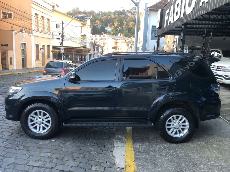 HILUX SW4 3.0 SRV 4X4 16V TURBO INTERCOOLER DIESEL 4P AUTOMÁTICO