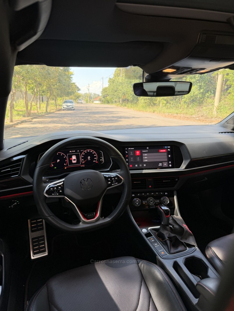 JETTA 2.0 TSI HIGHLINE 211CV GASOLINA 4P TIPTRONIC - 2023 - BENTO GONçALVES