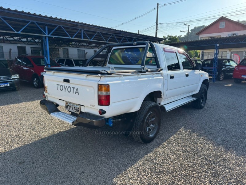 HILUX 3.0 DX 4X2 CD 16V DIESEL 4P MANUAL - 2004 - IGREJINHA