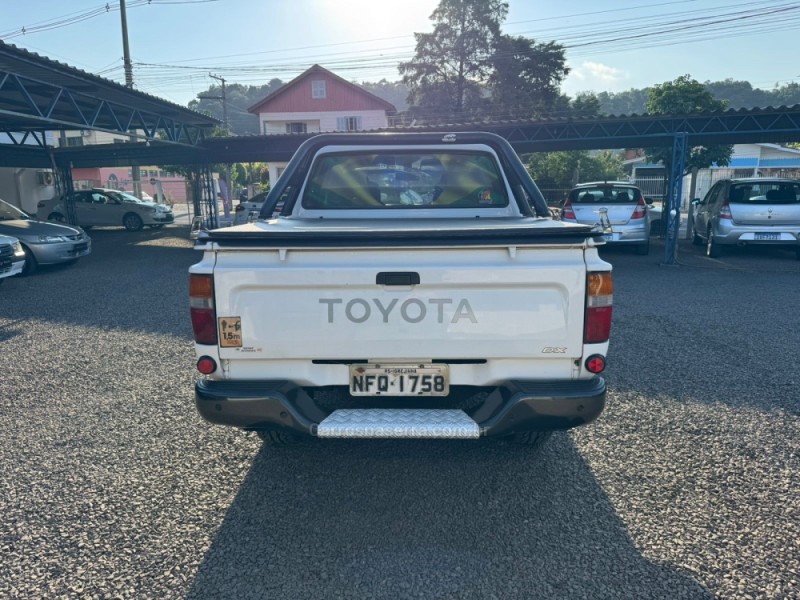 HILUX 3.0 DX 4X2 CD 16V DIESEL 4P MANUAL - 2004 - IGREJINHA
