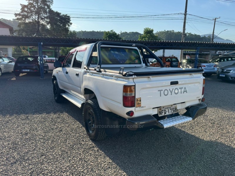 HILUX 3.0 DX 4X2 CD 16V DIESEL 4P MANUAL - 2004 - IGREJINHA