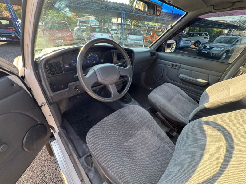 HILUX 3.0 DX 4X2 CD 16V DIESEL 4P MANUAL - 2004 - IGREJINHA