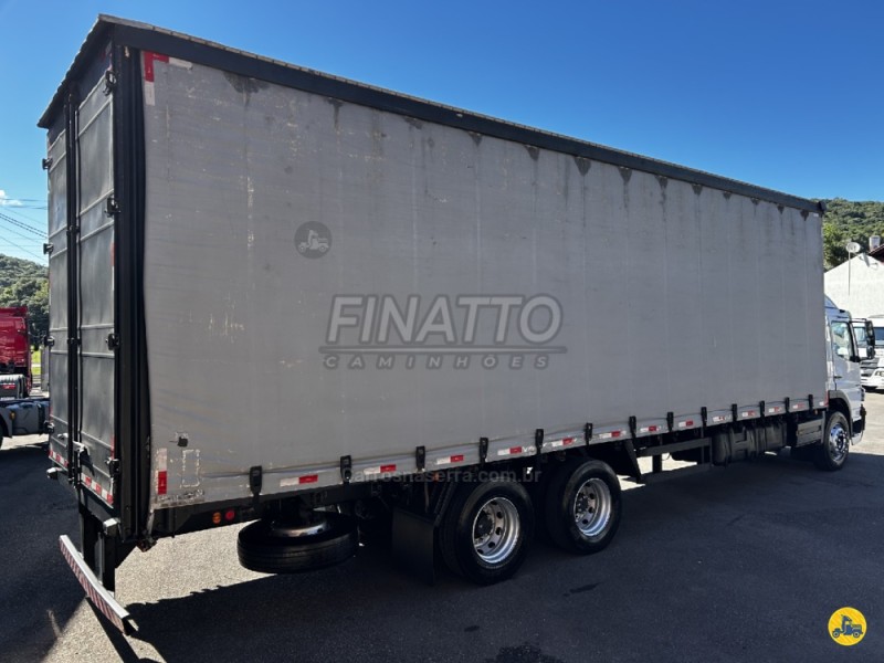 ATEGO 2425 3 EIXOS - 2011 - GARIBALDI