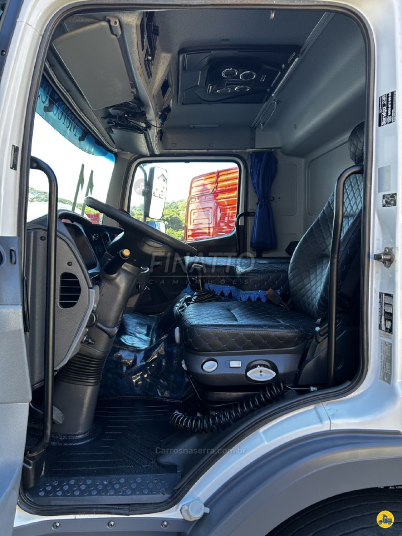 ATEGO 2425 3 EIXOS - 2011 - GARIBALDI