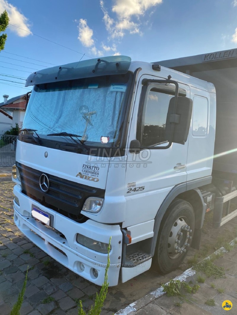 ATEGO 2425 3 EIXOS - 2010 - GARIBALDI