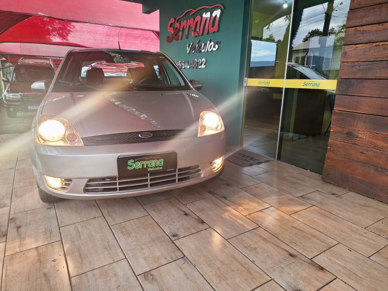 FIESTA 1.0 MPI SEDAN 8V FLEX 4P MANUAL - 2006 - DOIS IRMãOS