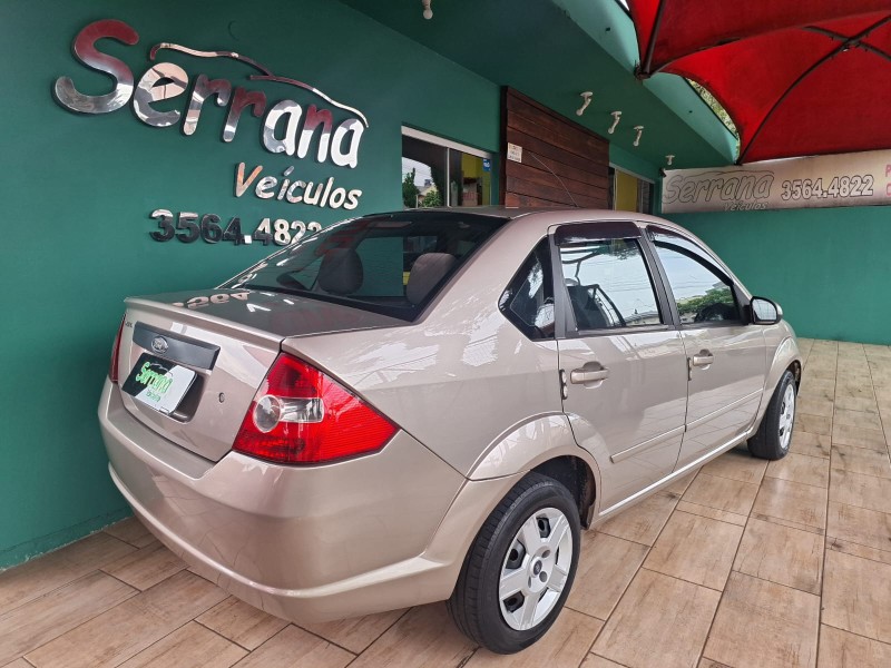 FIESTA 1.0 MPI SEDAN 8V FLEX 4P MANUAL - 2006 - DOIS IRMãOS
