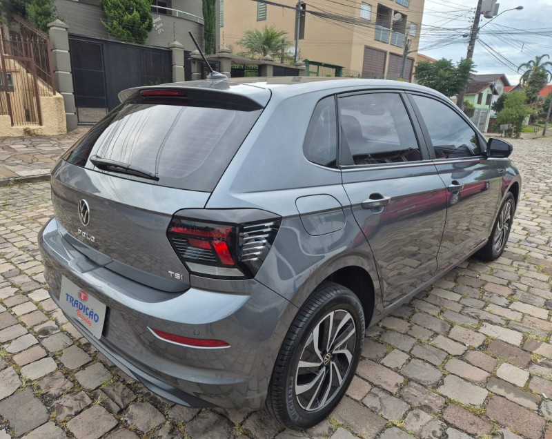 POLO 1.0	200 TSI HIGHLINE AUTOMÁTICO  - 2023 - CAXIAS DO SUL