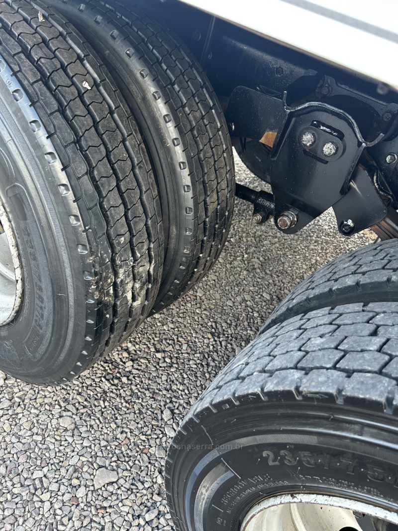 ACCELO 1016 3 EIXOS - 2013 - CAXIAS DO SUL