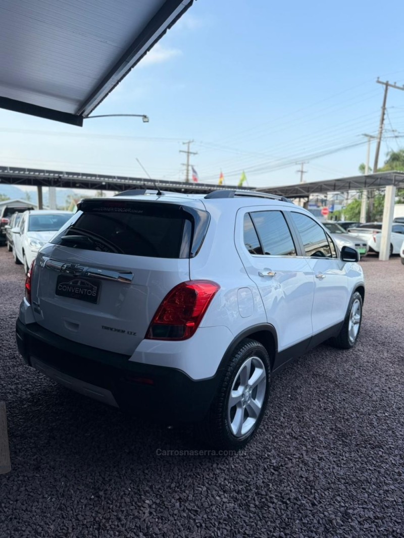 TRACKER 1.8 MPFI LTZ 4X2 16V FLEX 4P AUTOMÁTICO - 2015 - LAJEADO