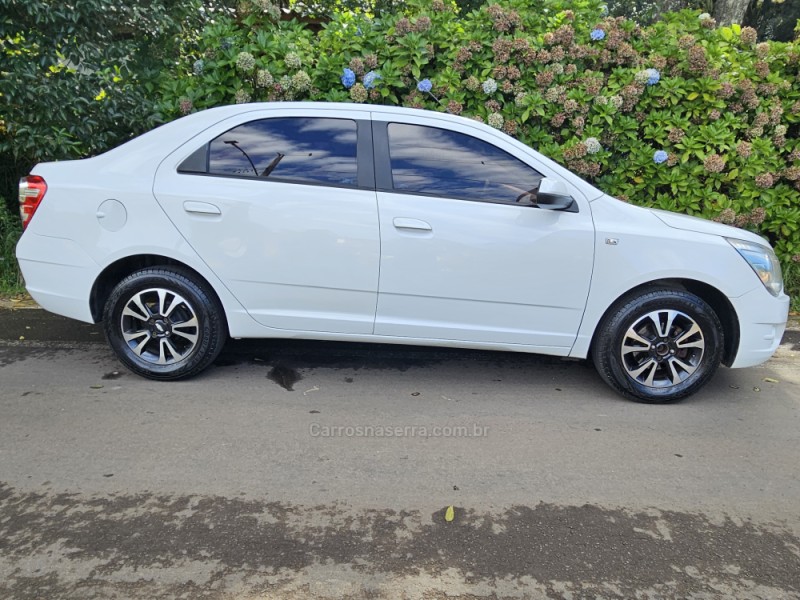 CHEVROLET - COBALT - 2013/2014 - Branca - R$ 42.000,00