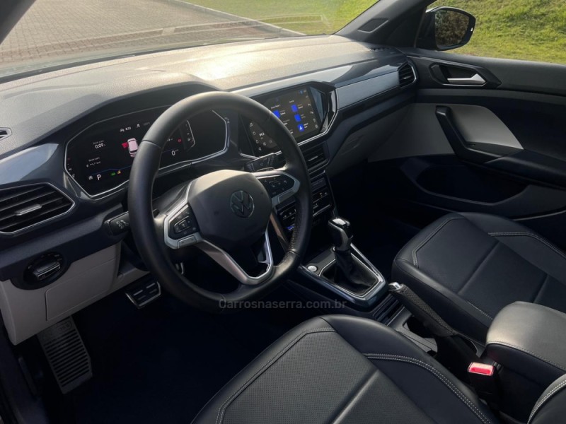 T-CROSS 1.4 HIGHLINE TSI 16V FLEX 4P AUTOMÁTICO - 2024 - NOVA PETRóPOLIS