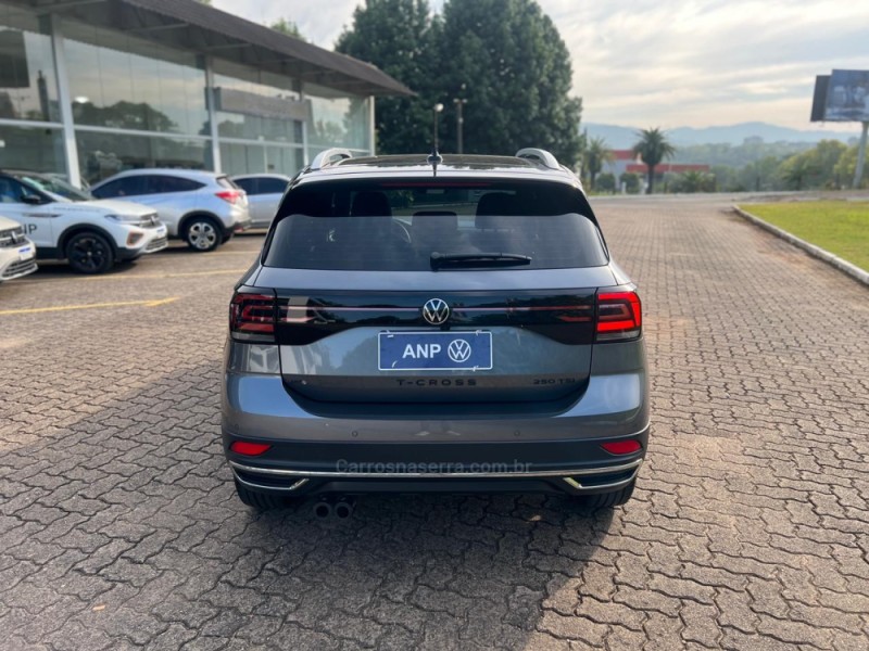 T-CROSS 1.4 HIGHLINE TSI 16V FLEX 4P AUTOMÁTICO - 2024 - NOVA PETRóPOLIS