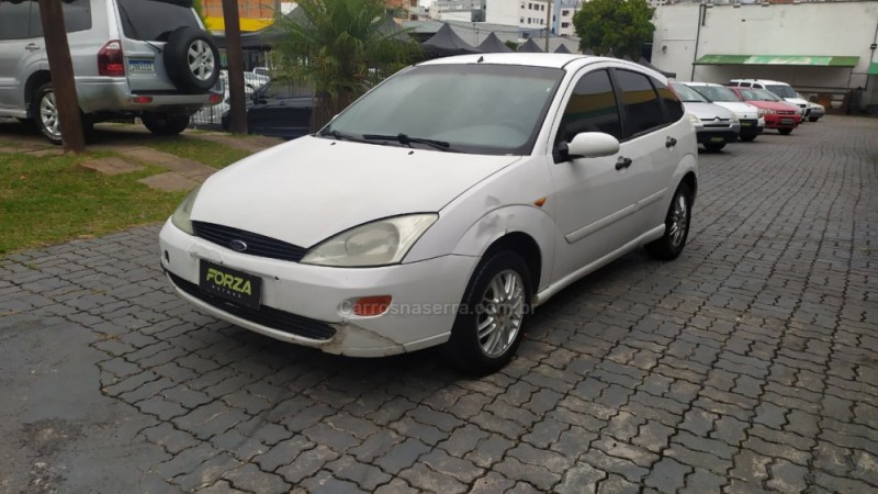 focus 1.8 16v gasolina 4p manual 2001 caxias do sul