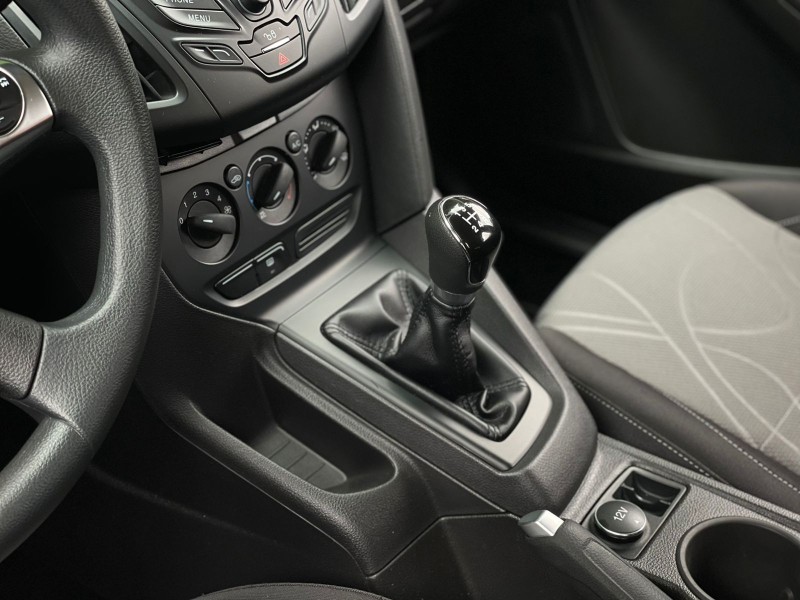 FOCUS 1.6 S 16V FLEX 4P MANUAL - 2014 - FARROUPILHA