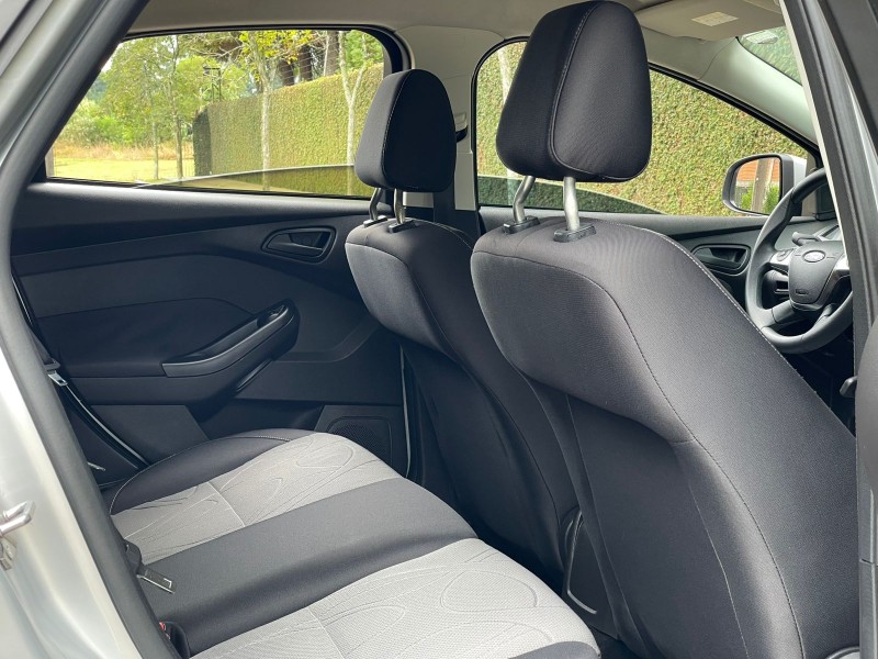 FOCUS 1.6 S 16V FLEX 4P MANUAL - 2014 - FARROUPILHA