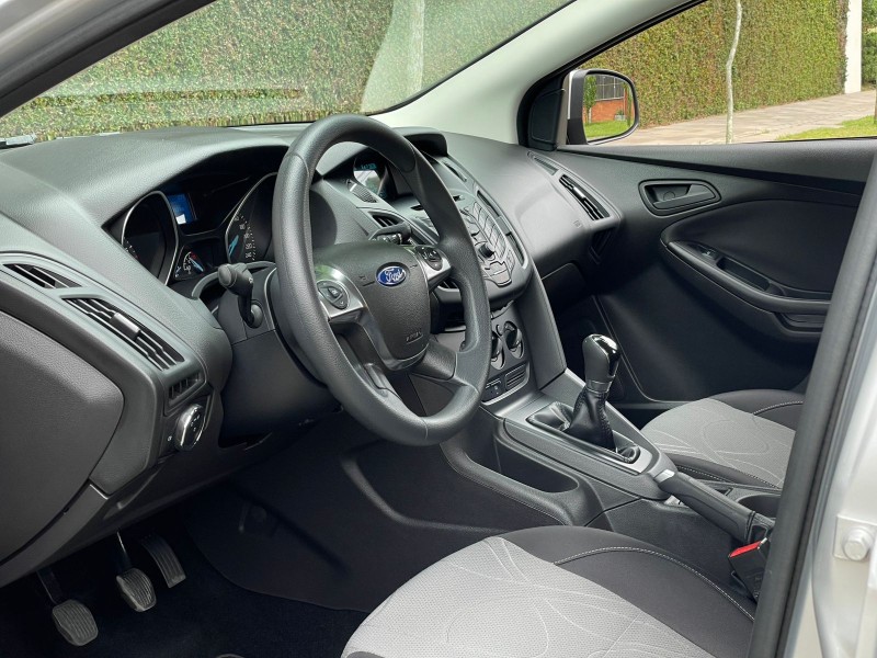 FOCUS 1.6 S 16V FLEX 4P MANUAL - 2014 - FARROUPILHA