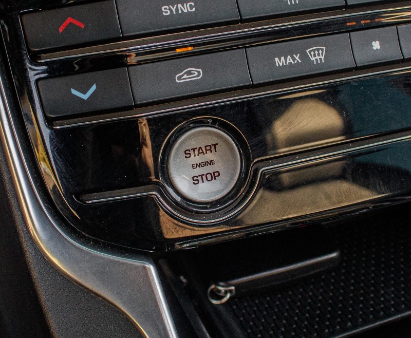 XE 2.0 16V SI4 TURBO GASOLINA R-SPORT 4P AUTOMÁTICO - 2016 - FARROUPILHA