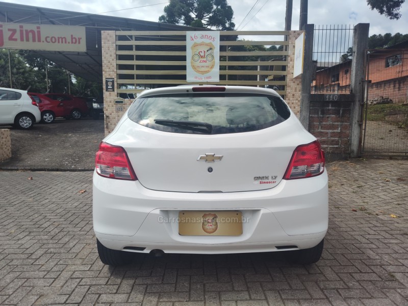 ONIX 1.0 LT PLUS 8V FLEX 4P MANUAL - 2015 - CANELA