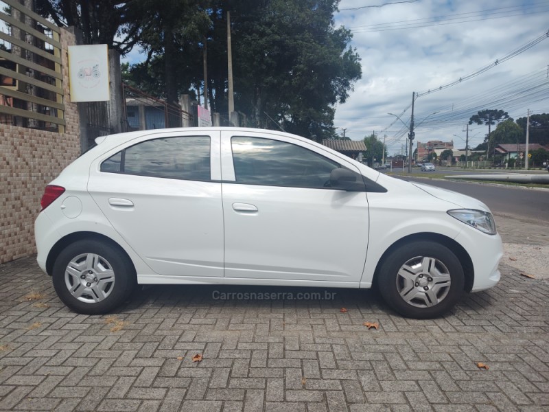 ONIX 1.0 LT PLUS 8V FLEX 4P MANUAL - 2015 - CANELA
