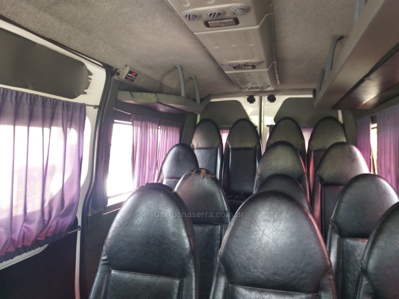 MASTER 2.3 DCI MINIBUS STANDARD L2H2 16 LUGARES 16V DIESEL 4P MANUAL - 2017 - CAXIAS DO SUL