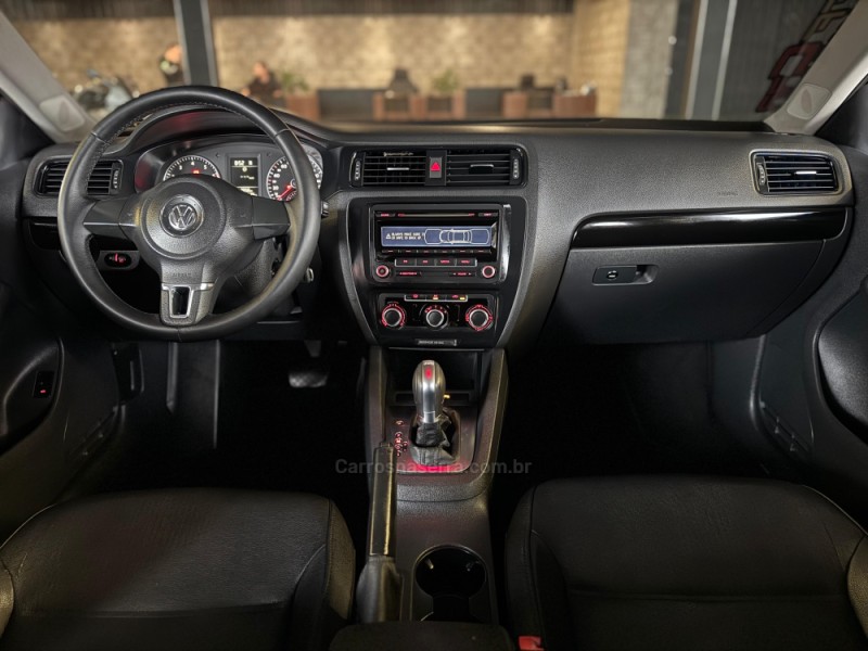 JETTA 2.0 COMFORTLINE FLEX 4P TIPTRONIC - 2012 - DOIS IRMãOS