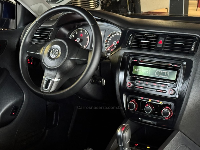 JETTA 2.0 COMFORTLINE FLEX 4P TIPTRONIC - 2012 - DOIS IRMãOS