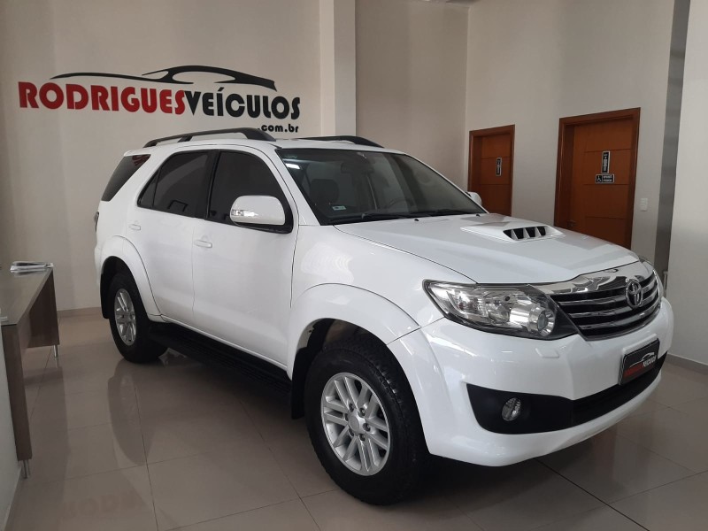hilux sw4 3.0 srv 4x4 7 lugares 16v turbo intercooler diesel 4p automatico 2012 caxias do sul