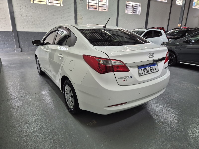 HB20S 1.6 COMFORT PLUS 16V FLEX 4P MANUAL - 2015 - GARIBALDI